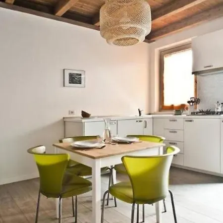 Caseospitali - Caramelli, Bilocale Per 3 In Corte In Centro Storico Apartment