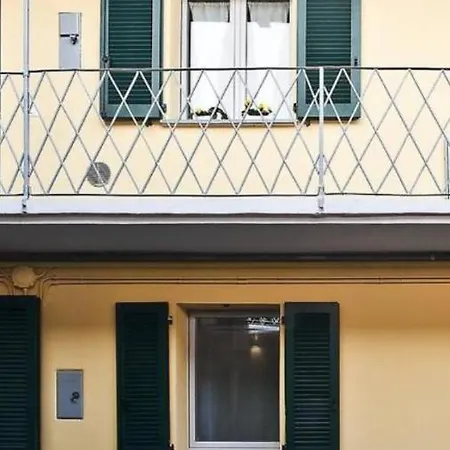 Apartment Caseospitali - Caramelli, Bilocale Per 3 In Corte In Centro Storico