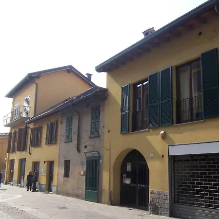 Apartment Caseospitali - Caramelli, Bilocale Per 3 In Corte In Centro Storico Cernusco Sul Naviglio